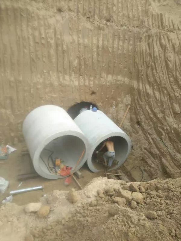 博愛(ài)人民路與新月鐵路頂管施工現(xiàn)場(chǎng)